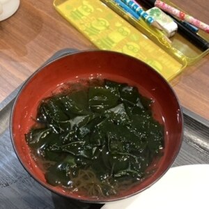 まいたけとおなすとモロヘイヤの味噌汁